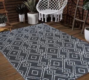 4 * 6 FT Outdoor Camping Rugs Plastic Straw Rug Reversible Mats RV Rugs Carpet for Outside Patio, Beach, Deck, Pool, Balcony (4' x 6 ', Grey & White)